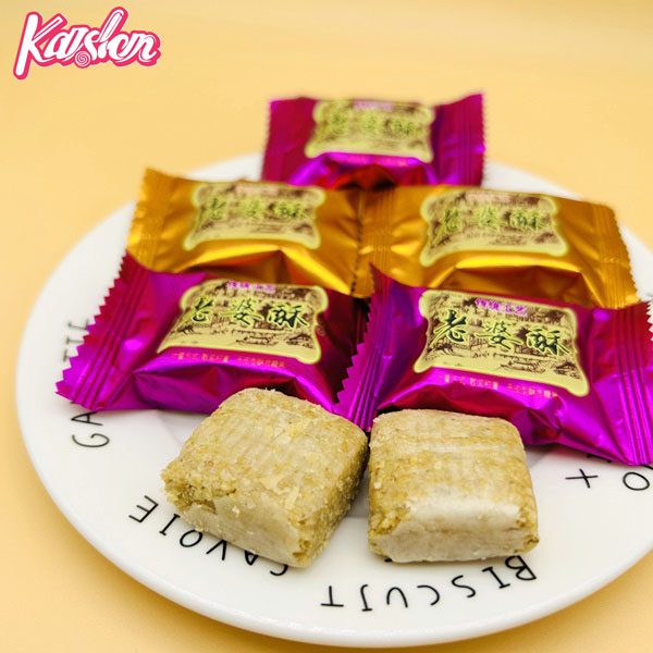 China traditional delicious nut crisp candy
