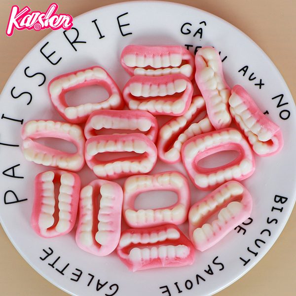Cartoon teeth shapes gummy candy